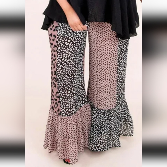 Leopard Print Color Block Ruffled Plus Size Pants - Picture 2 of 4